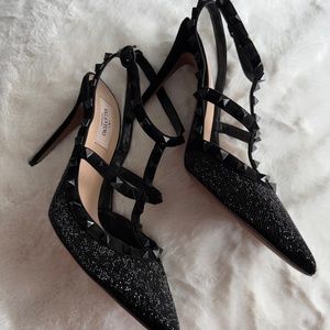 SATIN ROCKSTUD PUMP WITH EMBROIDERY